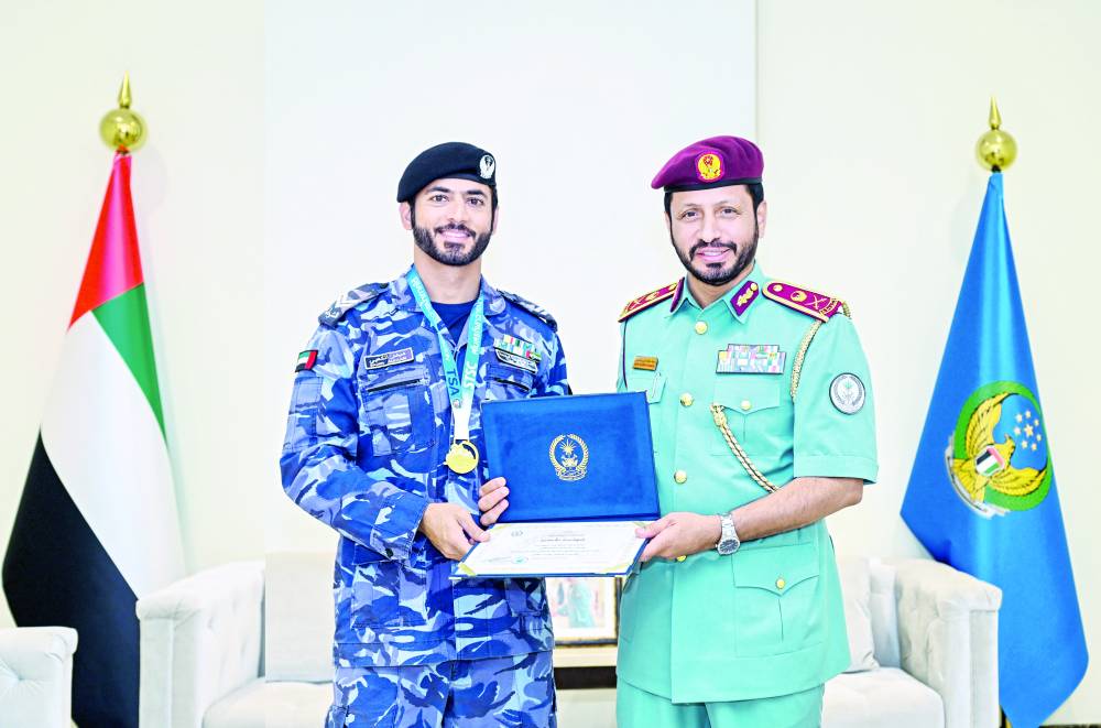 الشامسي يكرم الكعبي