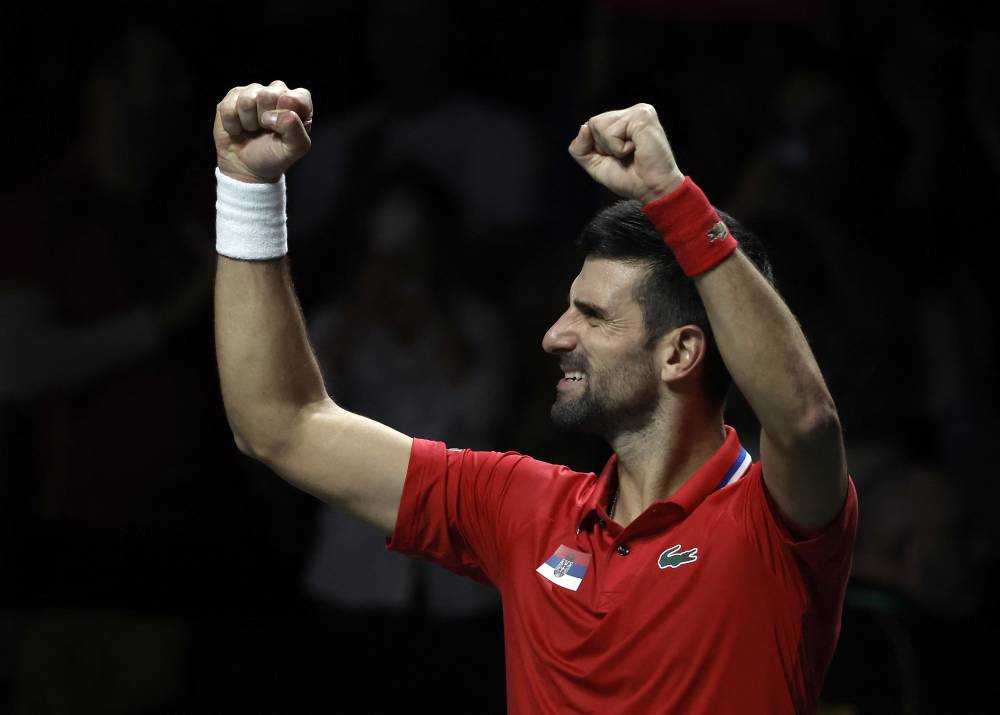 ديوكوفيتش يقود صربيا إلى نصف نهائي كأس ديفيس