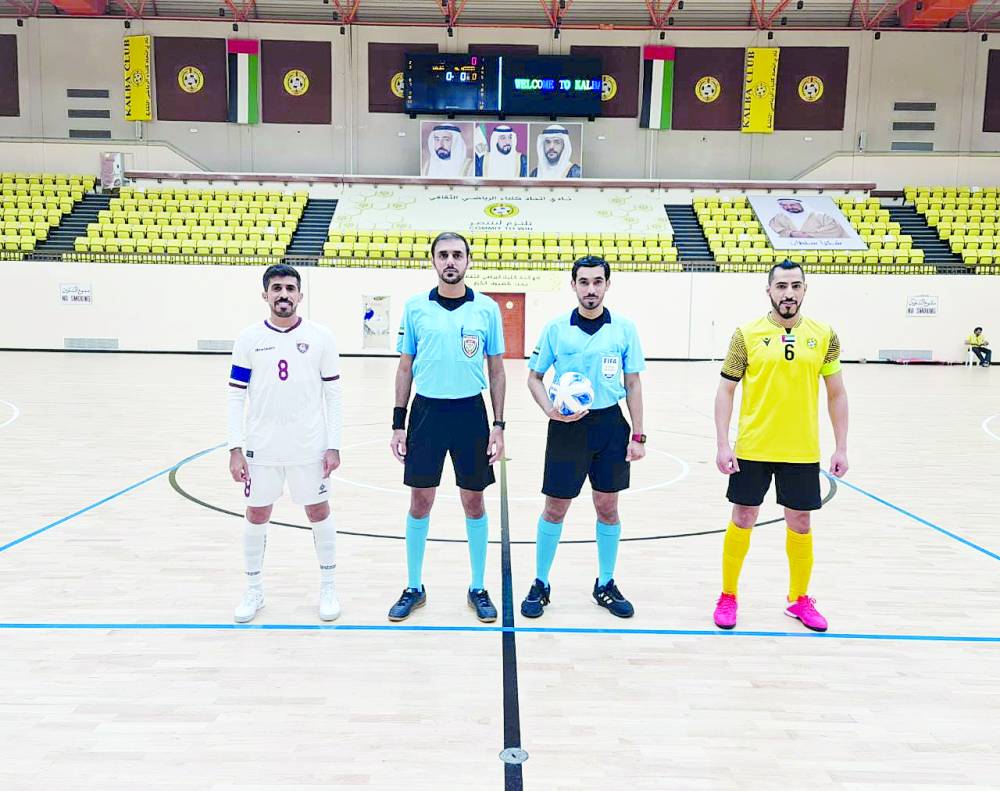 قائدا كلباء والحمرية مع طاقم التحكيم