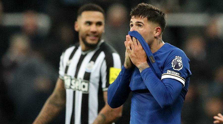 نيوكاسل المتألق يقسو على تشيلسي برباعية
