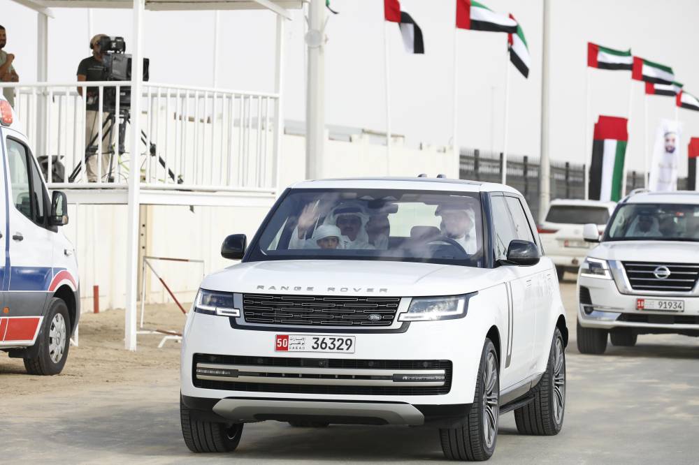 سلطان بن حمدان يتابع المنافسات