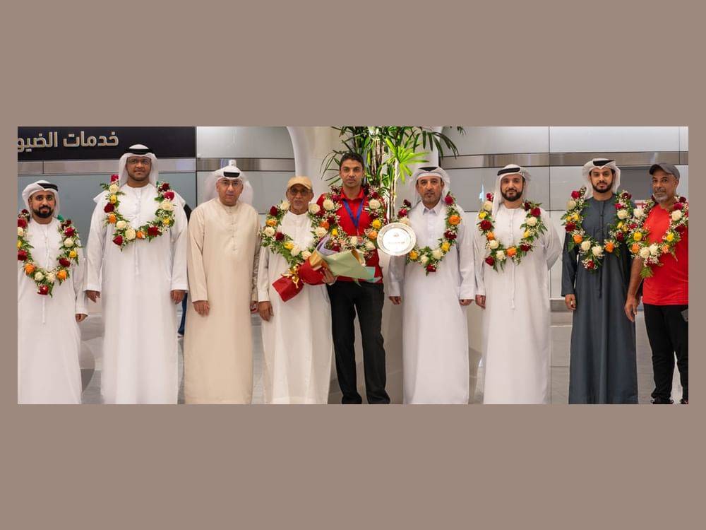 الورود تطوق أعناق أبطال السنوكر