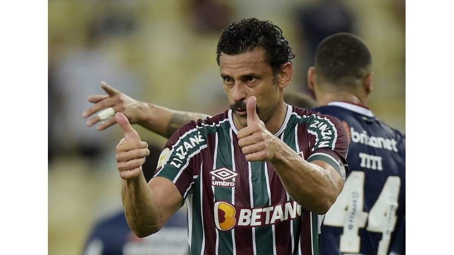 سرقة سيارة وهاتف البرازيلي فريد تحت تهديد السلاح