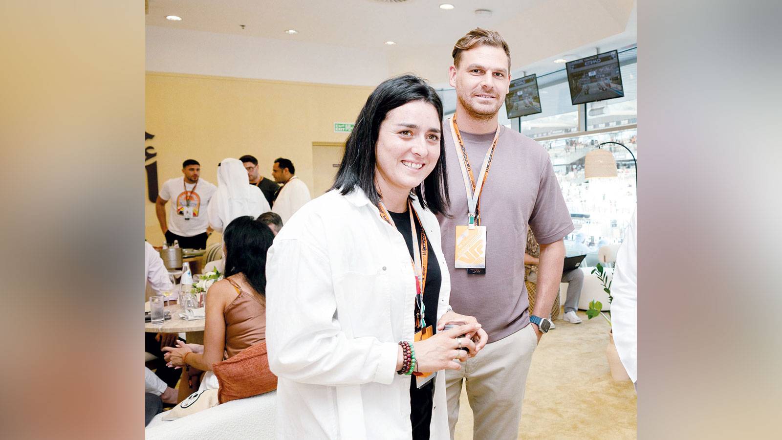 أنس جابر في أروقة حلبة ياس 