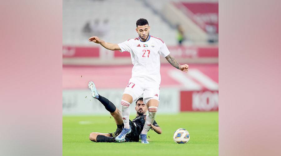 لوان بيريرا يمر عن لاعب من السد