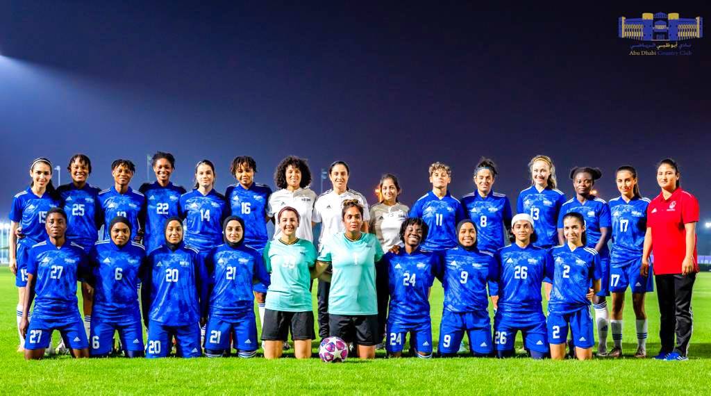 فريق نادي أبوظبي لسيدات الكرة