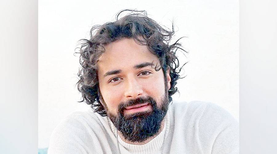 أحمد حاتم
