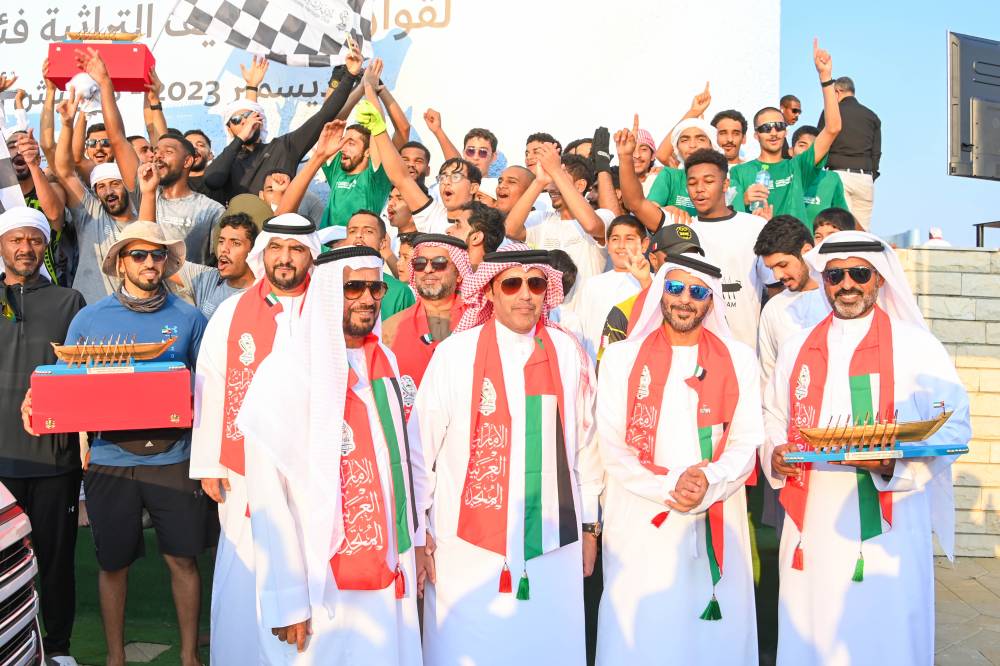 تتويج أبطال سباق عيد الاتحاد لقوارب التجديف التراثية