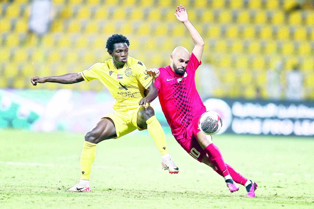 صراع على الكرة في المباراة( تصوير: هيثم الخاتم)