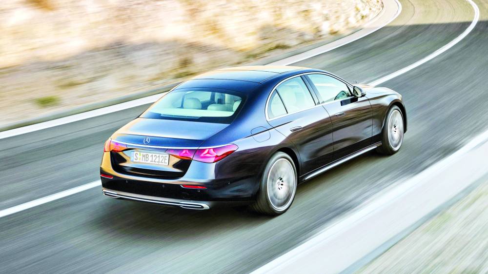 الألمان يسيطرون على سيارات التنفيذيين.. 600 ألف مبيعات 3 شركات في 9 شهور