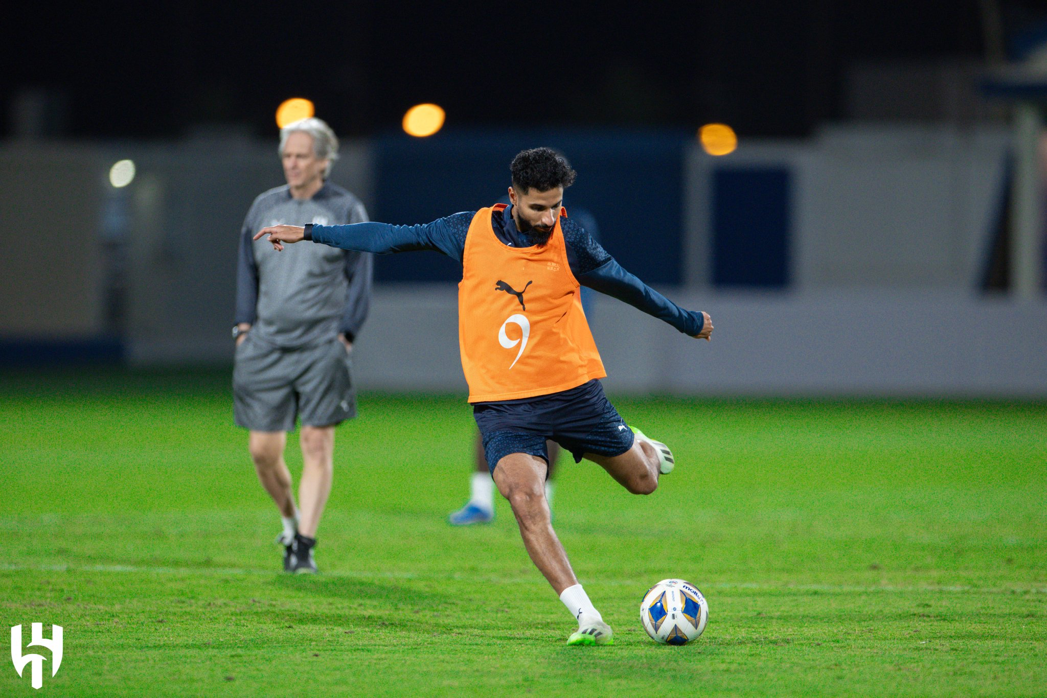 مهمة آسيوية سهلة للهلال والاتحاد أمام نساجي وسابهان