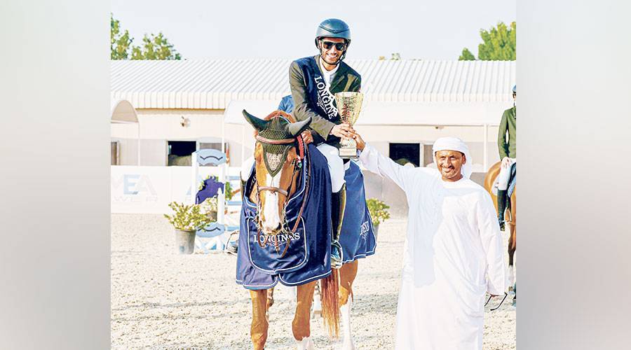 خلال تتويج الفارس حميد المهيري