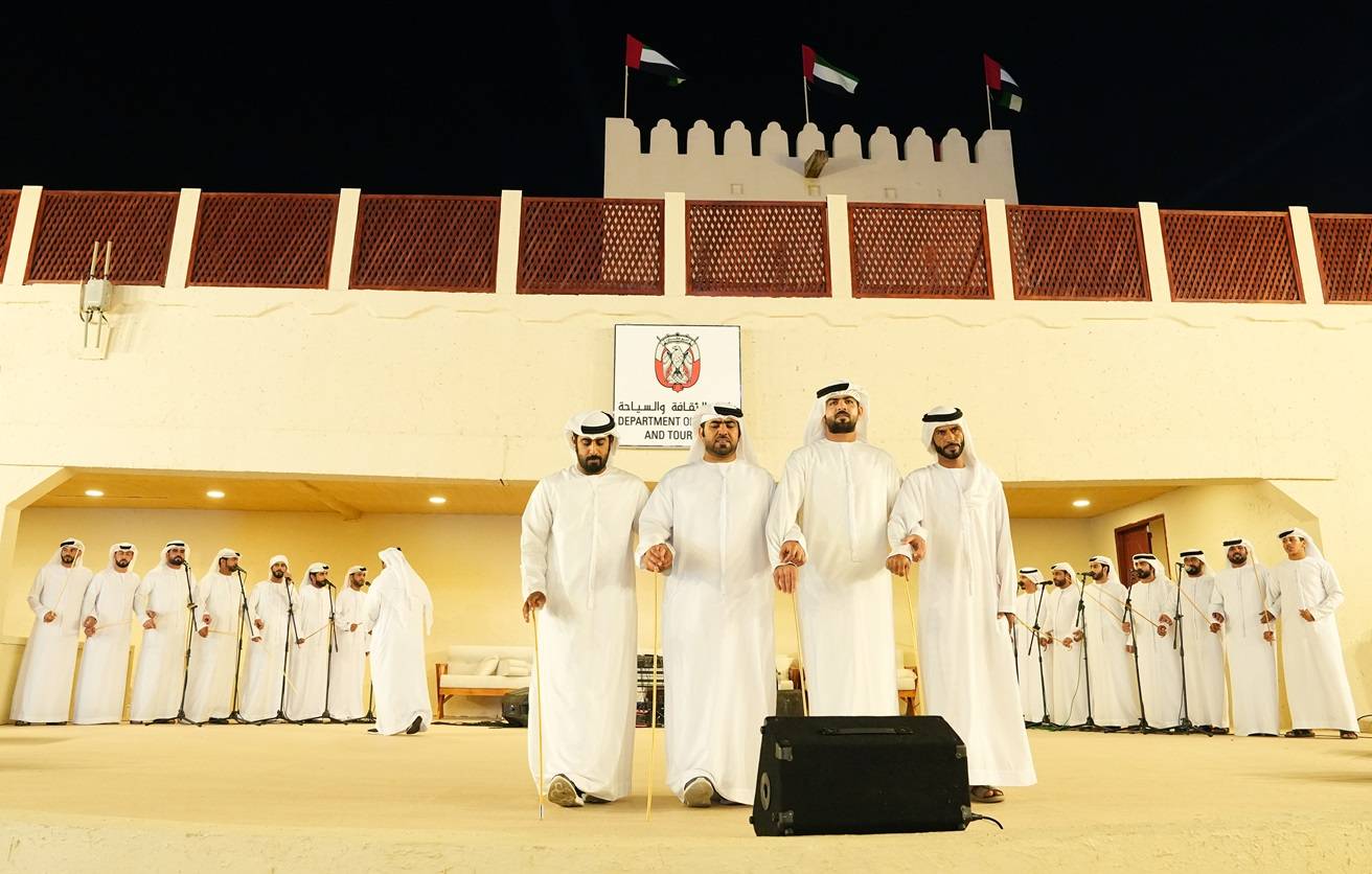 «الثقافة والسياحة» يحتفي بالعادات الإماراتية بمهرجان الشيخ زايد