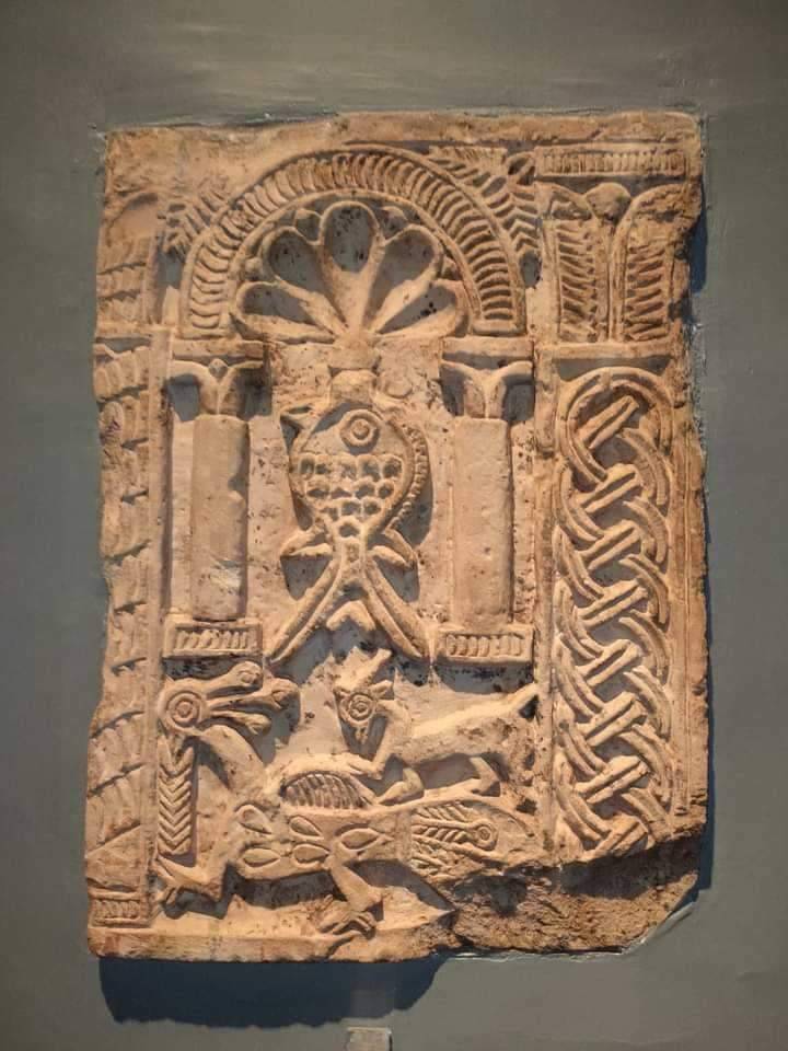 قطعة أثرية مميزة وغير واضحة الغرض بمتحف الأقصر