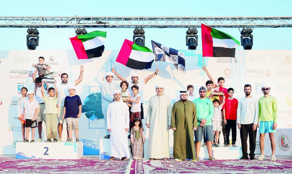 العواني والمزروعي مع الفائزين