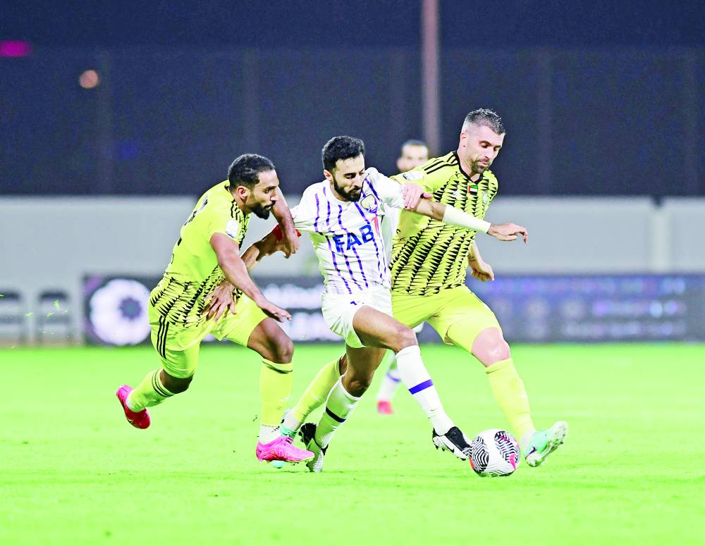 { من مباراة اتحاد كلباء والعين {