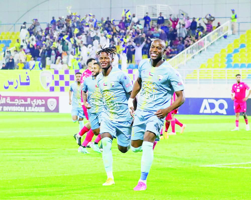 فرحة لاعبي الظفرة