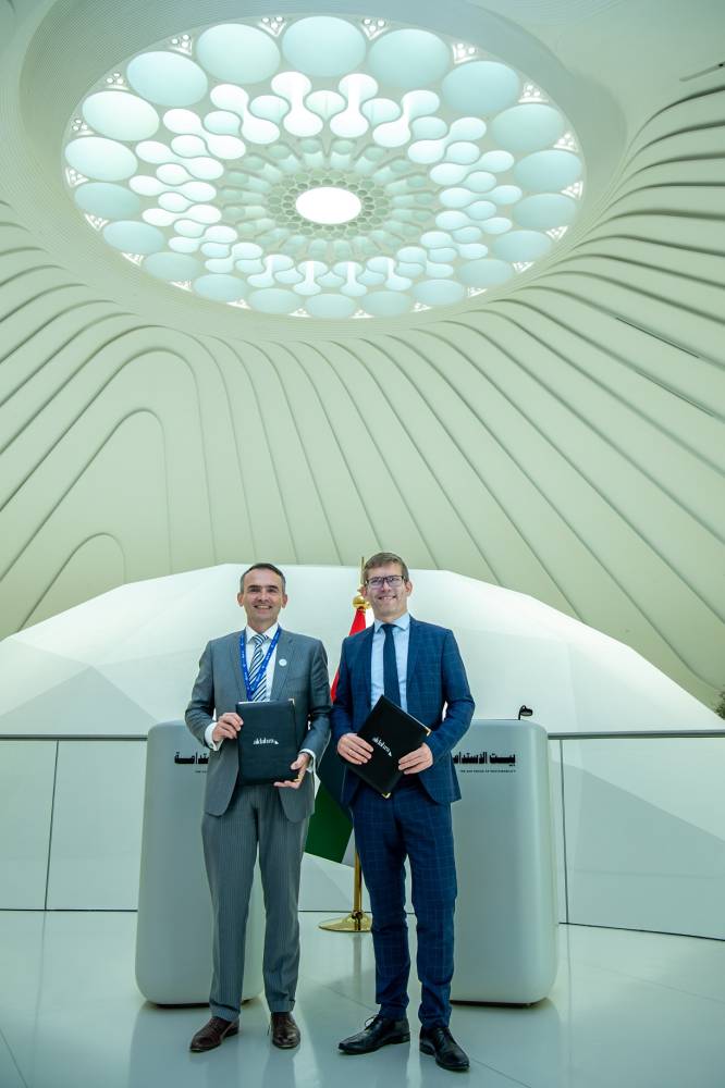 «الظاهرة» تحول أكبر مزرعة في أوروبا إلى نظام «المتجددة»