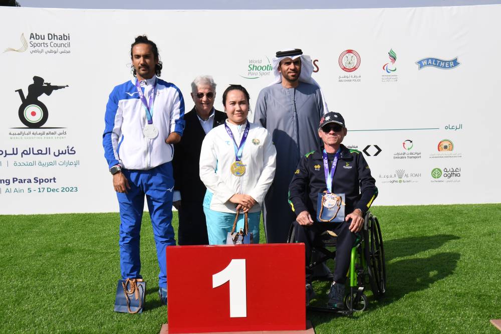 خلال تتويج الفائزين