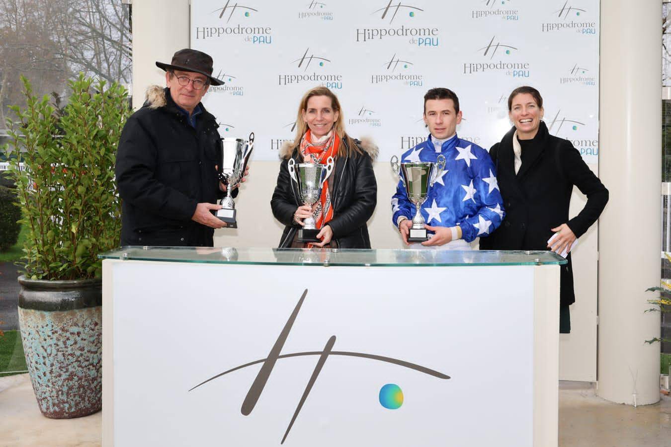 خلال تتويج الفائزين في مضمار باو