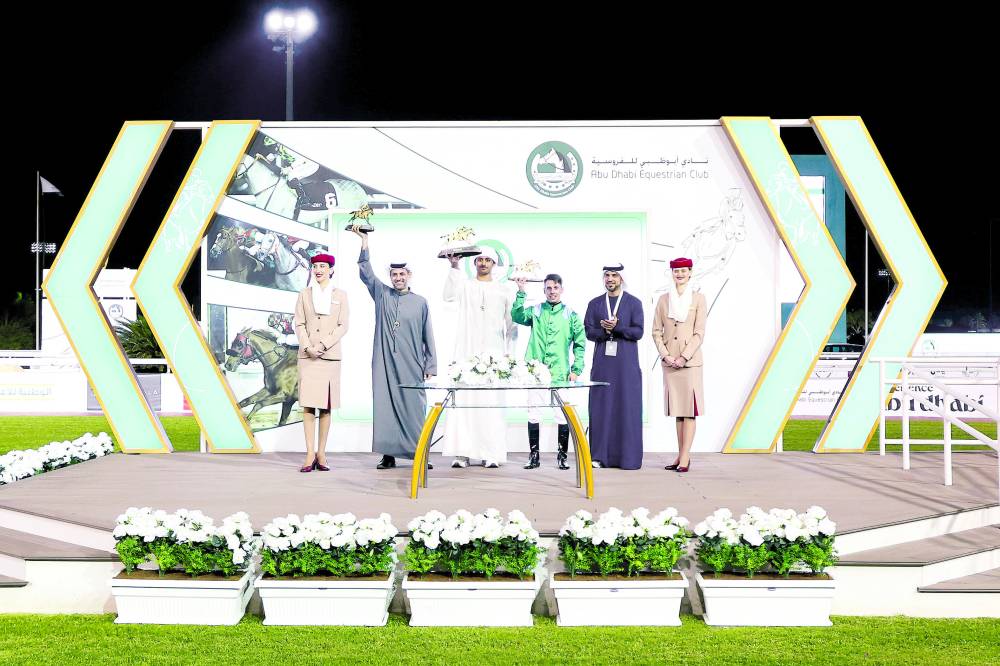 خلال تتويج الفائزين