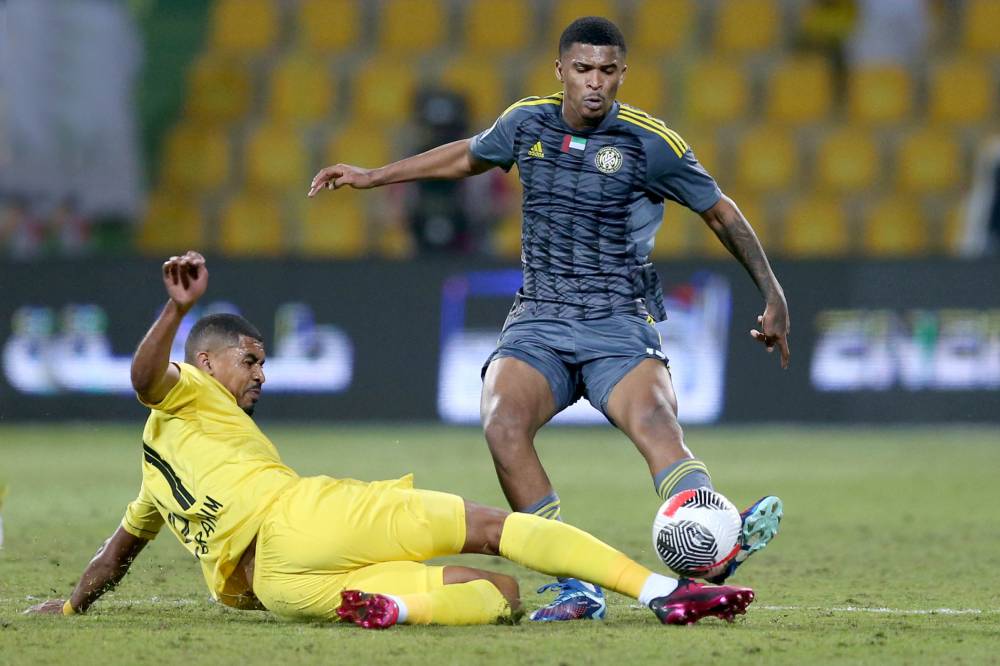 الوصل وإتحاد كلباء في دوري ادنوك للمحترفين تصوير: (هيثم الخاتم)