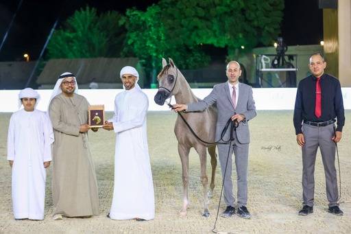 سرور الشرقي يتوج الفائزين 