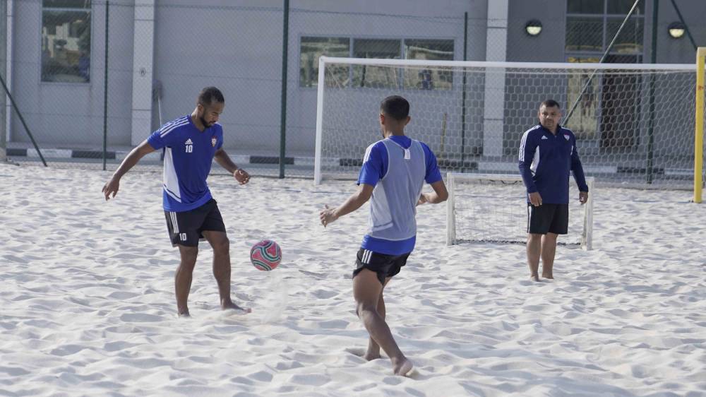 «أبيض الشاطئية» يواصل استعداداته لبطولة كأس العالم