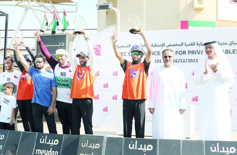  العظب يتوج بطل سباق التسعيرة والوصيف والثالث 
( تصوير: جون)
