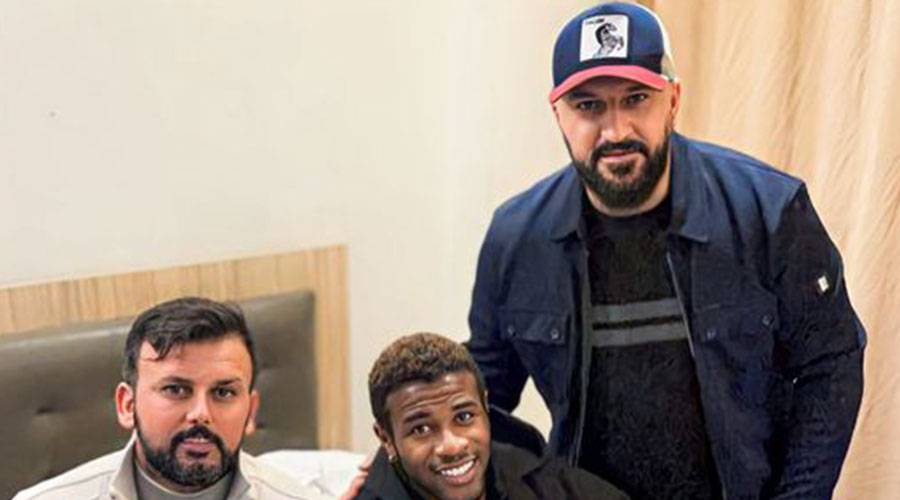  هيثم كاظم وجاسم غلام أثناء زيارتهما للمحترف كوفي فرانكو 