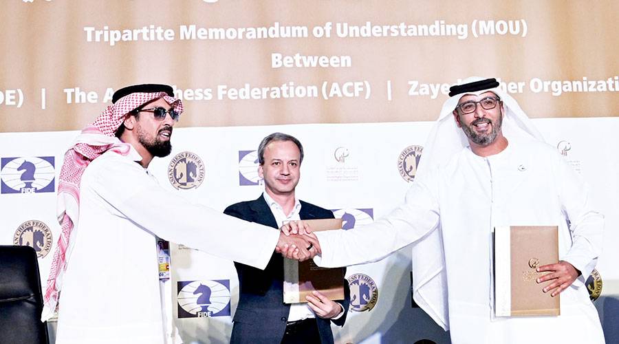  سلطان بن خليفة بن سلطان بن شخبوط آل نهيان وأركادي والحميدان 
