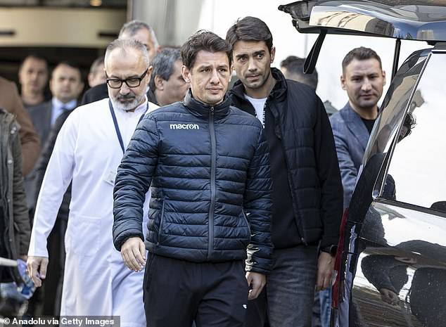 شجار عنيف في الدرجة الثالثة.. الحكم التركي «المضروب» يرفض مسامحة المعتدي عليه