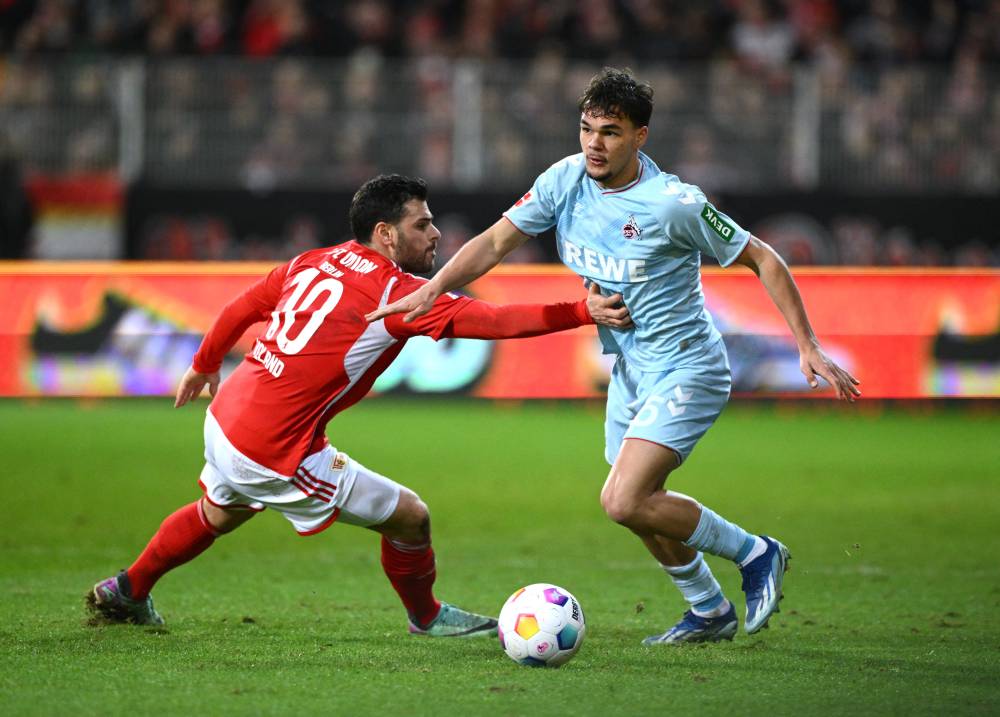 لماذا منع نادي كولن الألماني من التعاقدات؟