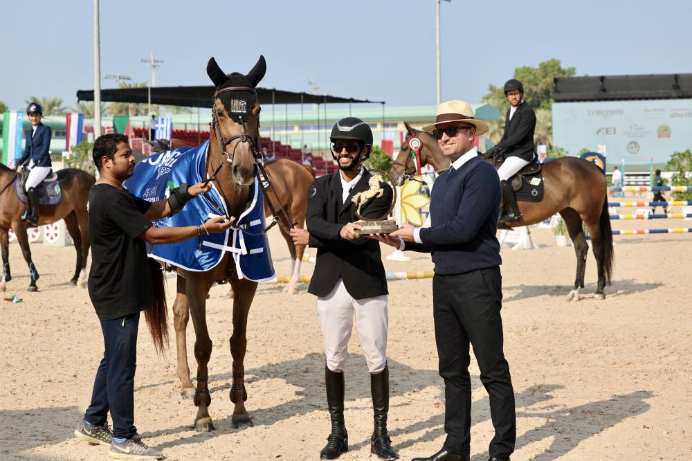 خلال تتويج الفائزين