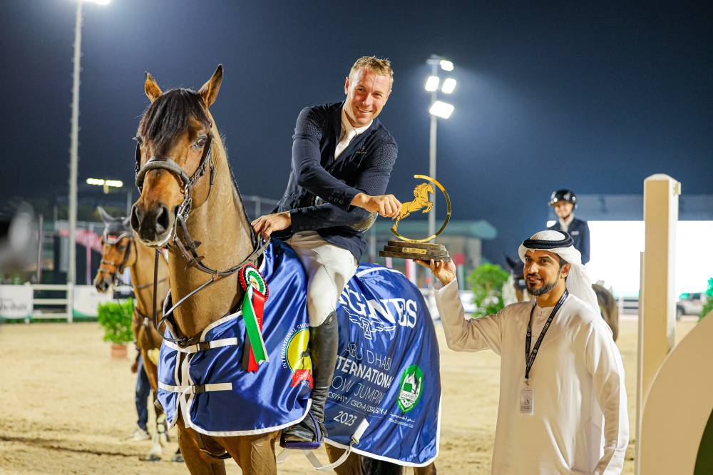 خلال تتويج الفائزين