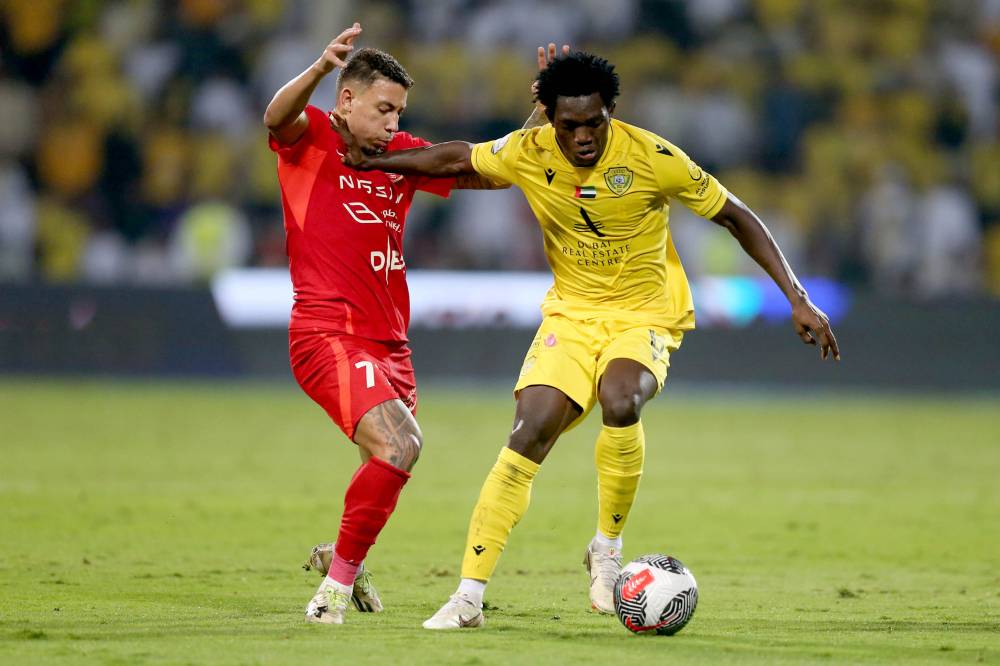 مباراة شباب الأهلي والوصل في دوري أدنوك للمحترفين      تصوير : (( هيثم الخاتم  ))