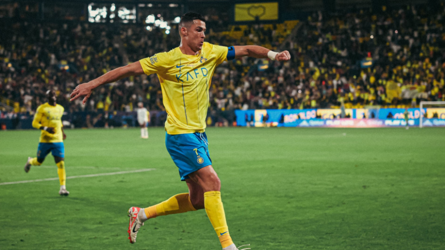 رونالدو وبنزيمة وجهاً لوجه في قمة الدوري السعودي