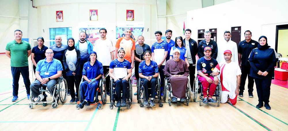 لقطة جماعية للمشاركين في الملتقى