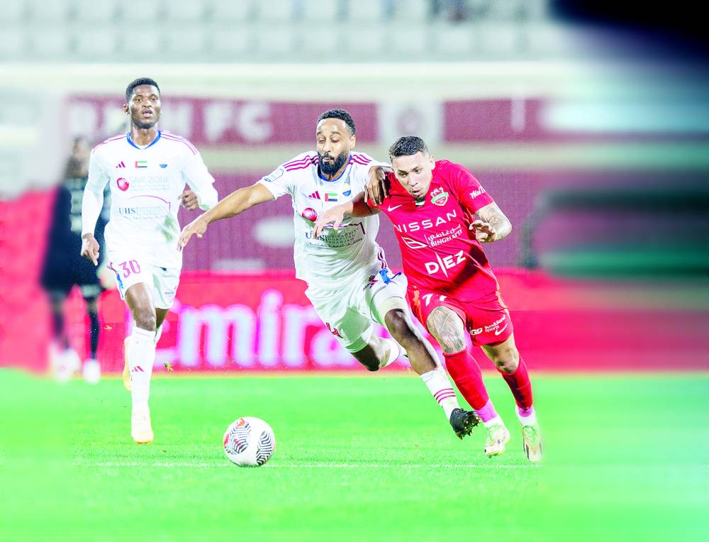 من مباراة الدوري بين شباب الأهلي والشارقة