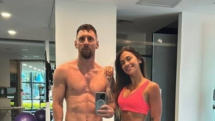 ميسي وزوجته في الجيم