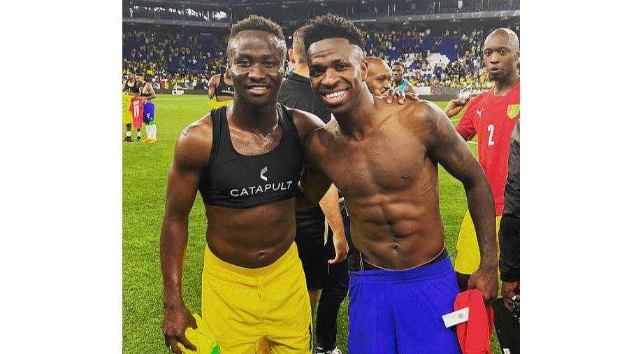 سيللا (يسار) مع فينيسيوس