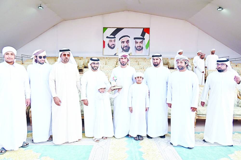 صقر القاسمي مع الفائزين