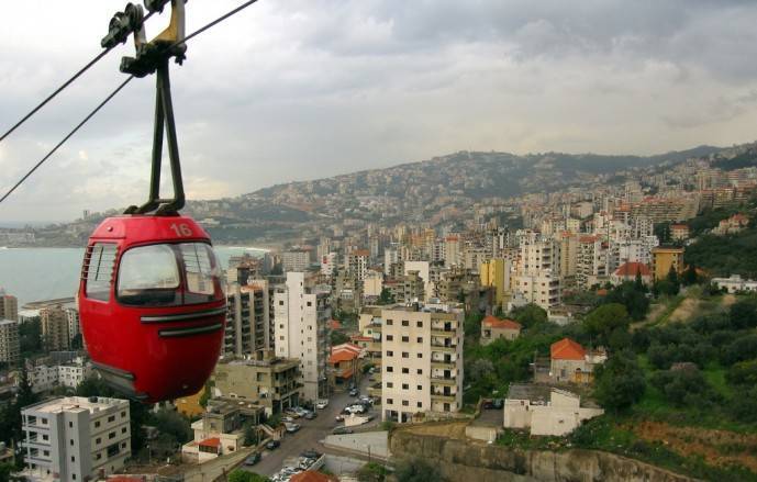 إنقاذ جميع العالقين في مقصورات التلفريك في لبنان
