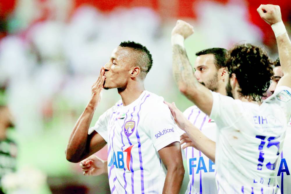 لابا يحتفل في انتصار سابق للعين