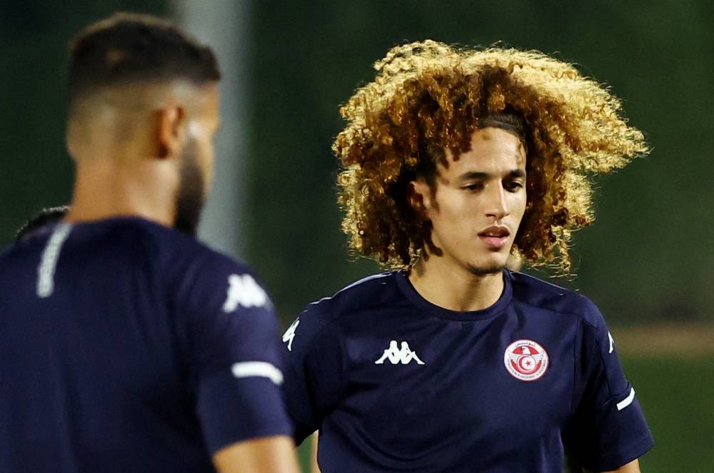 حنبعل المجبري يغيب عن تشكيلة تونس بطلب منه