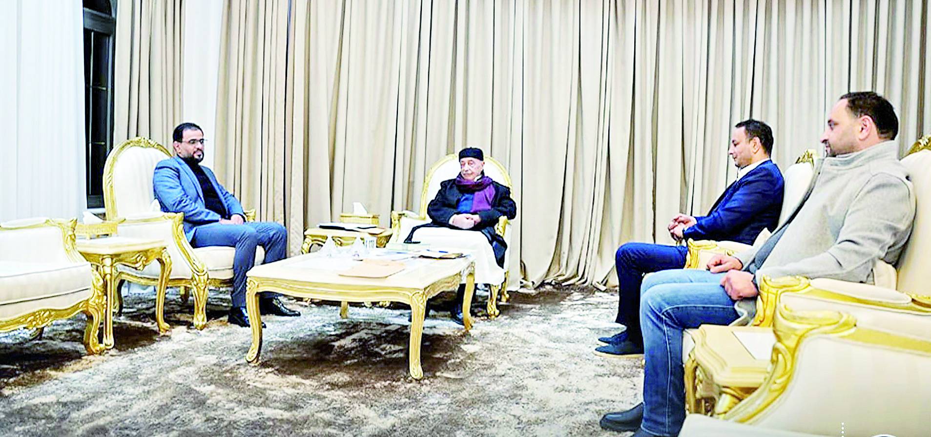  جانب من اجتماع عقيلة صالح ورئيس حكومة الاستقرار الليبية (وال) 