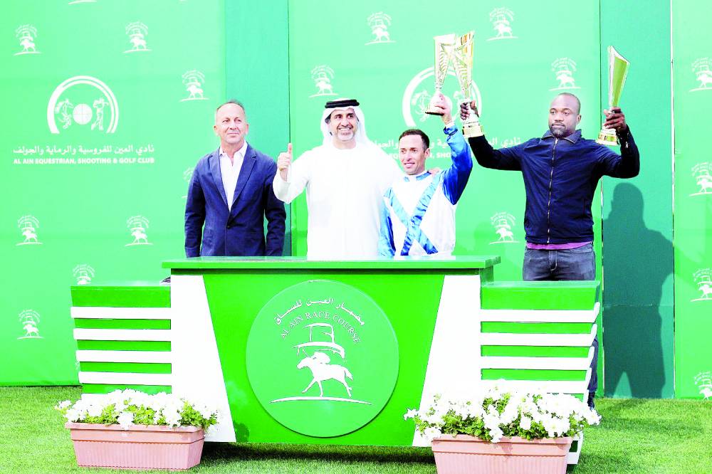 خلال تتويج الفائزين