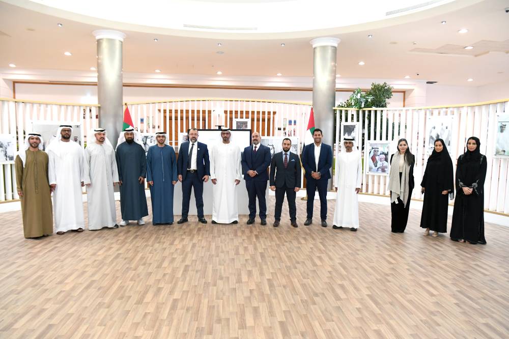 لقطة تذكارية عقب توقيع الاتفاقية