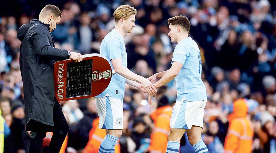  دي بروين يعود إلى الملاعب بعد غياب طويل 