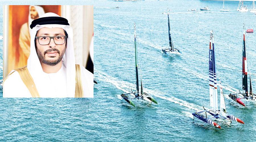  من منافسات الإبحار الشراعي وفي الإطار أحمد بن حمدان آل نهيان 